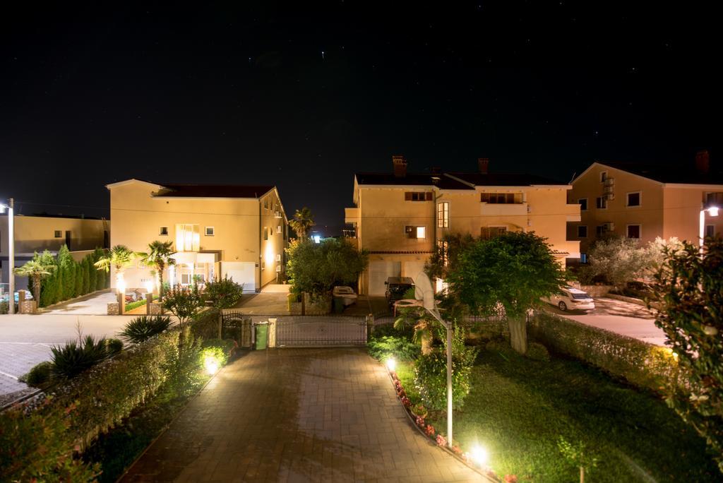 Apartments Villa Nataly Zadar Exterior photo